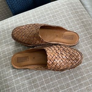 Mohinders woven slide natural leather